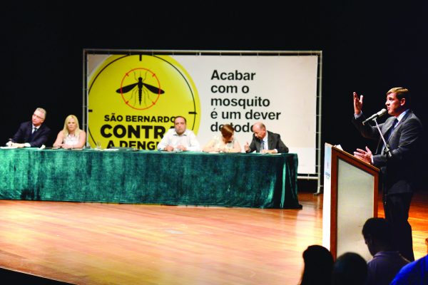 O prefeito Orlando Morando lançou, no último dia 19 de janeiro, o programa “São Bernardo Contra a Dengue”, no Centro de Formação de Professores (Cenforpe), no Bairro Planalto